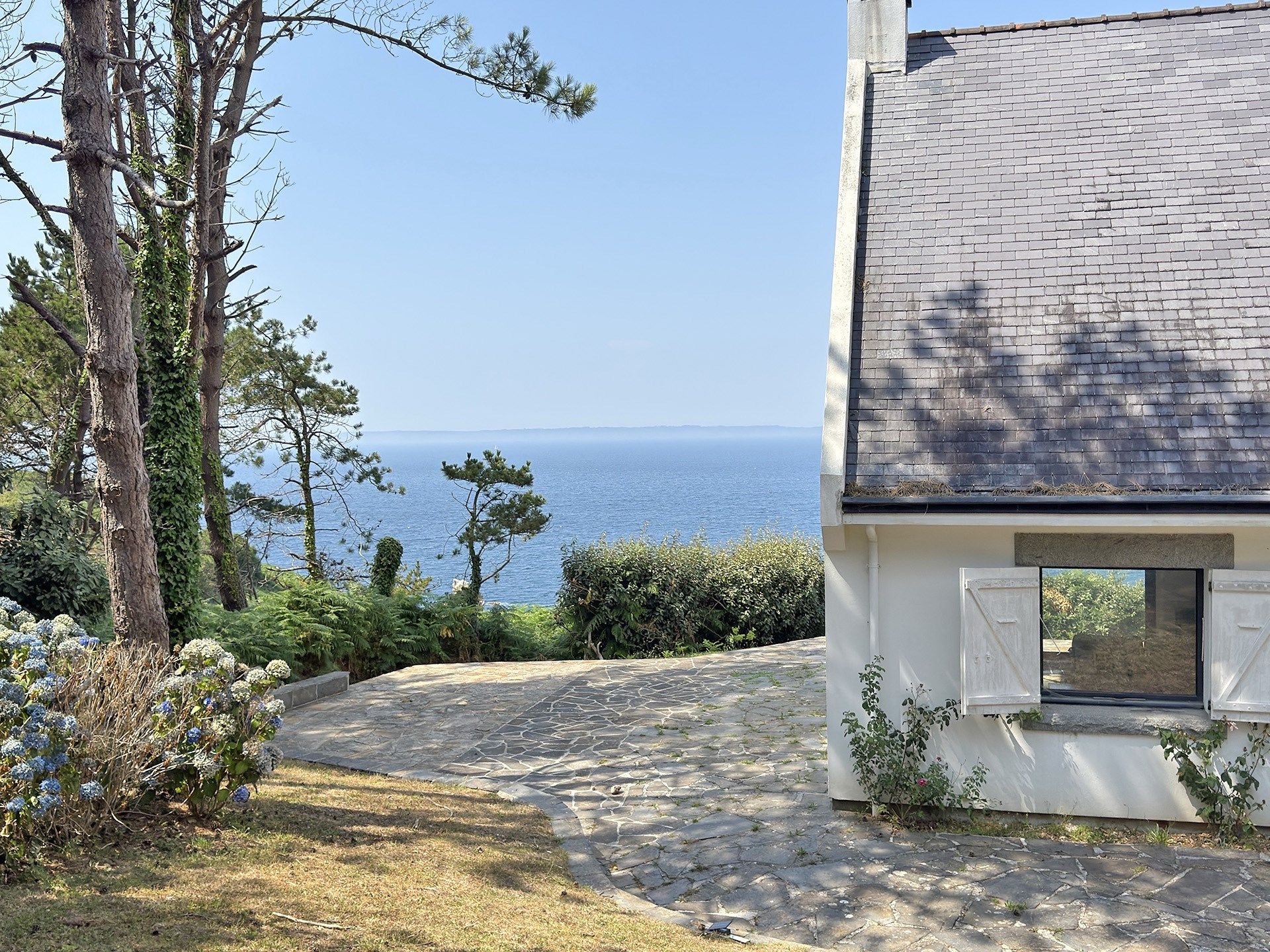 maison 8 Pièces en vente sur POULLAN SUR MER (29100)