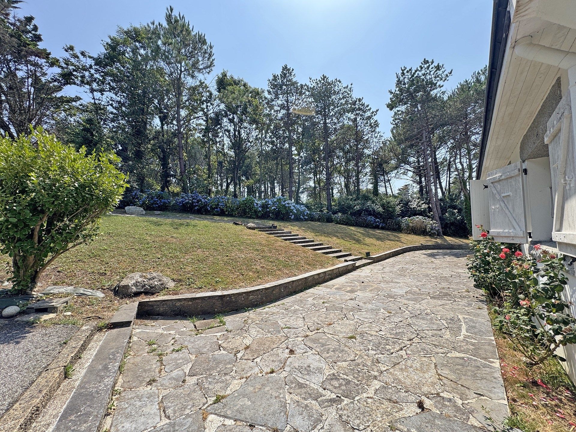 maison 8 Pièces en vente sur POULLAN SUR MER (29100)