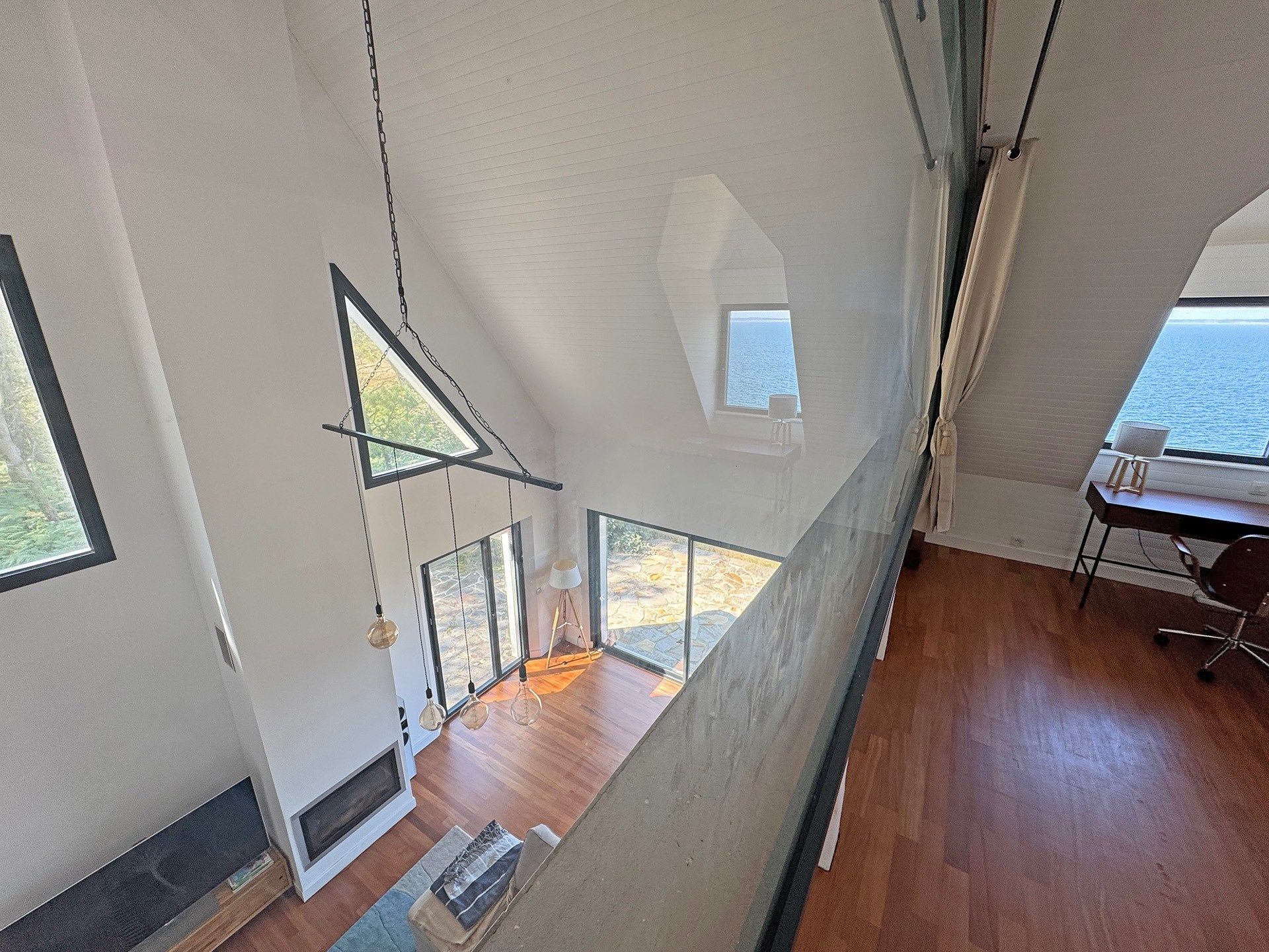 house 8 Rooms for sale on POULLAN SUR MER (29100)