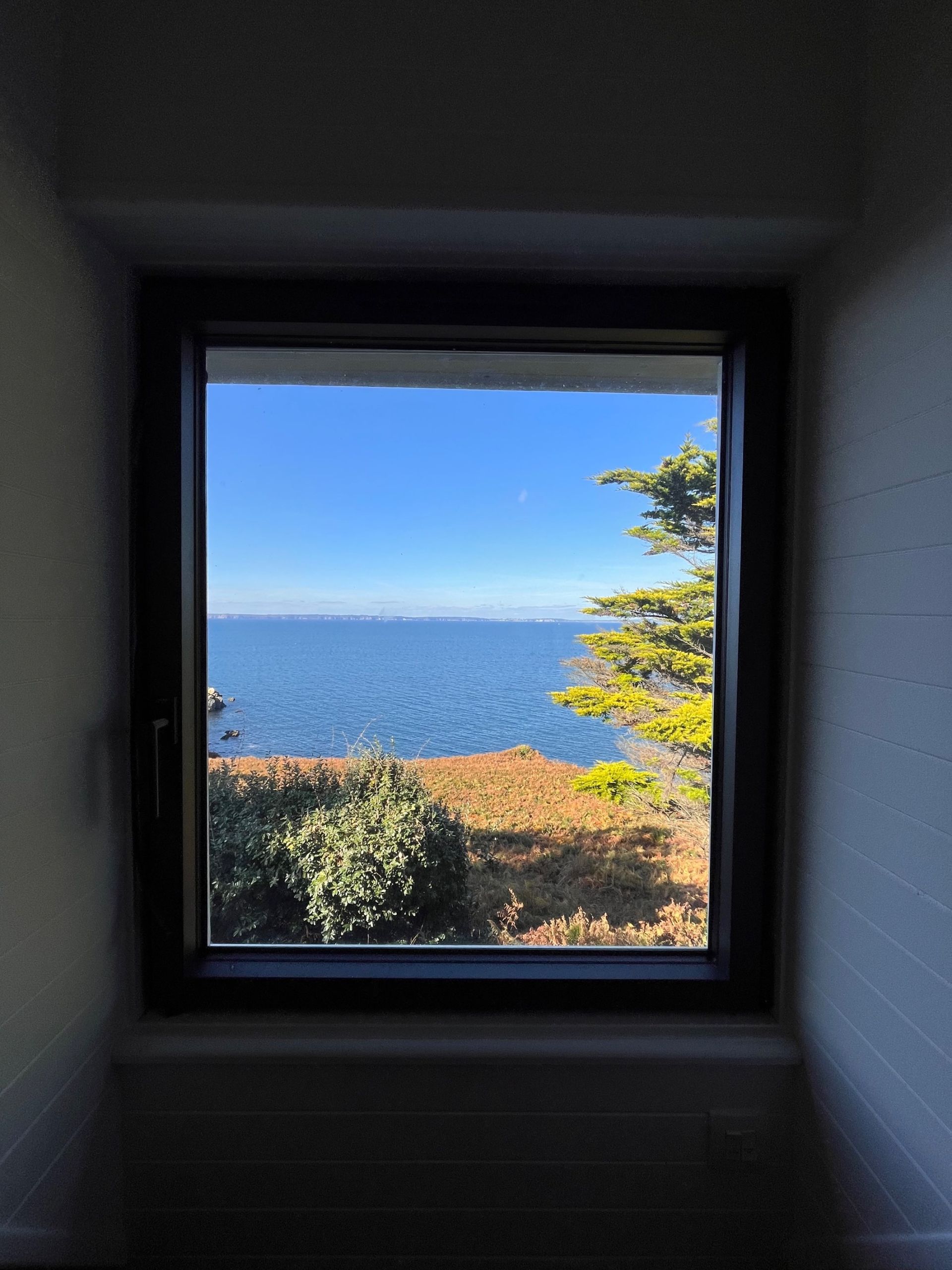 house 8 Rooms for sale on POULLAN SUR MER (29100)