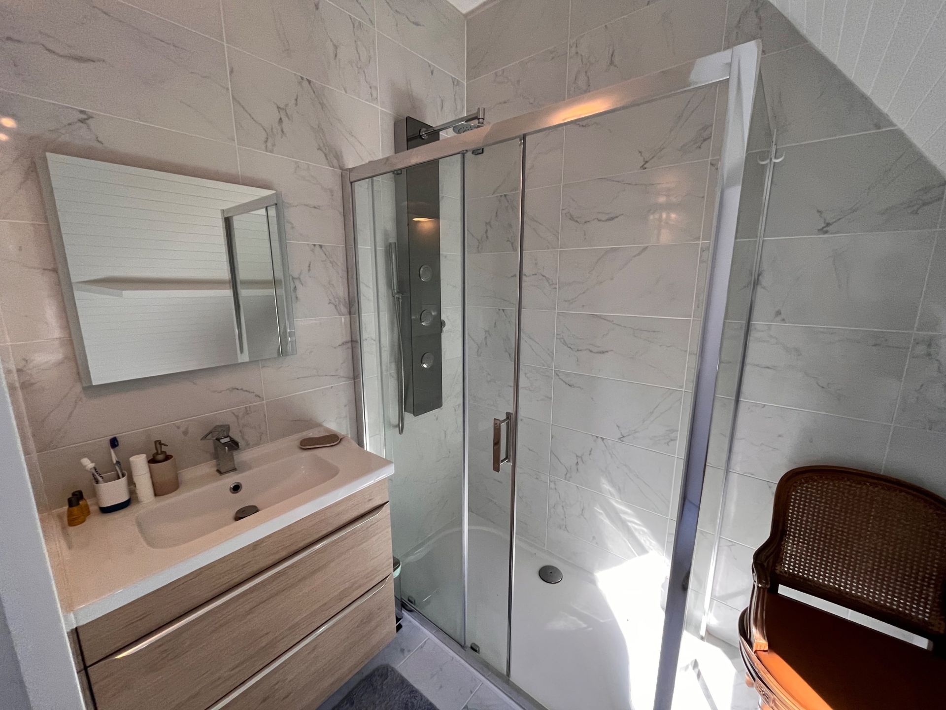 house 8 Rooms for sale on POULLAN SUR MER (29100)