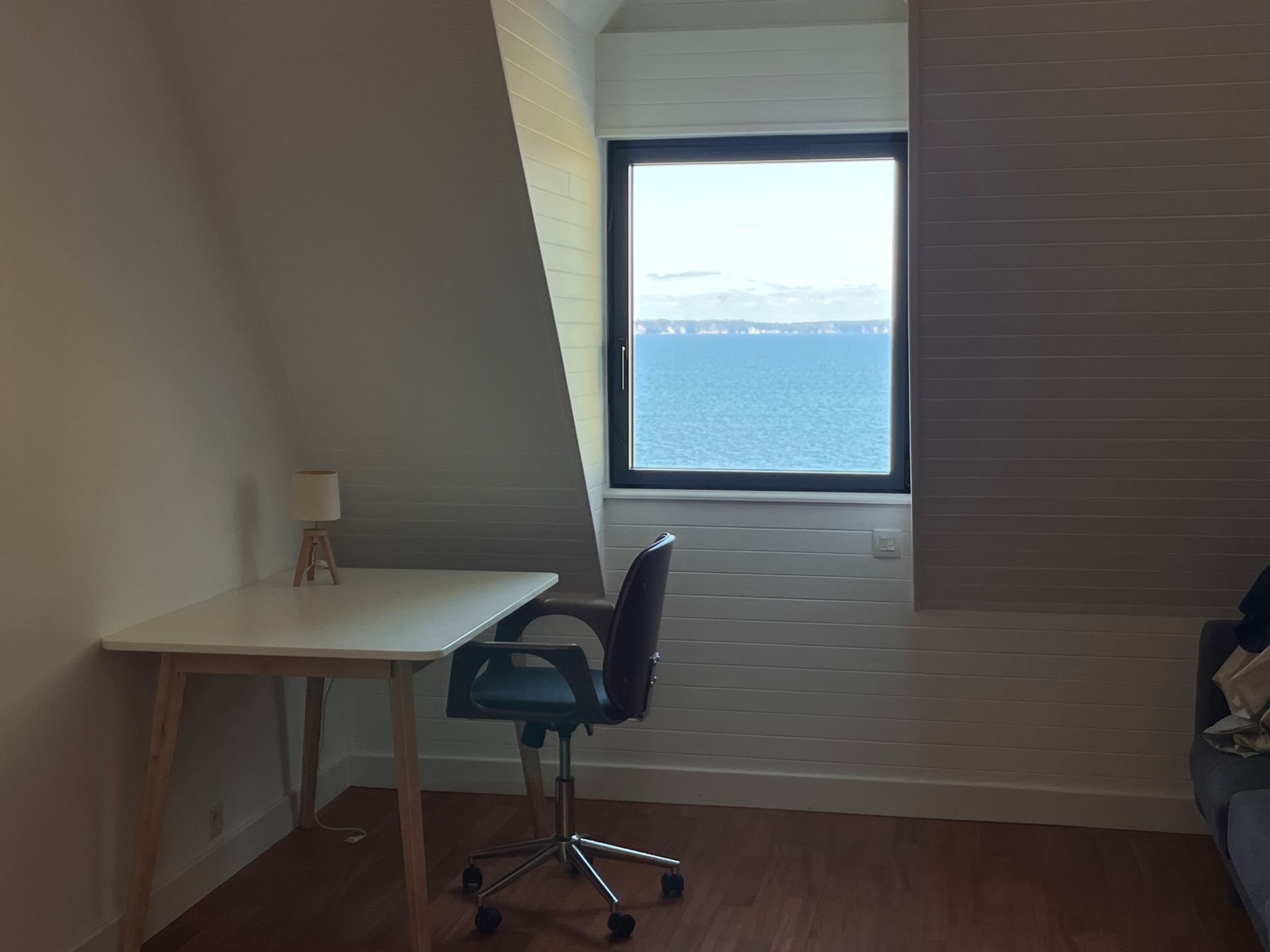house 8 Rooms for sale on POULLAN SUR MER (29100)