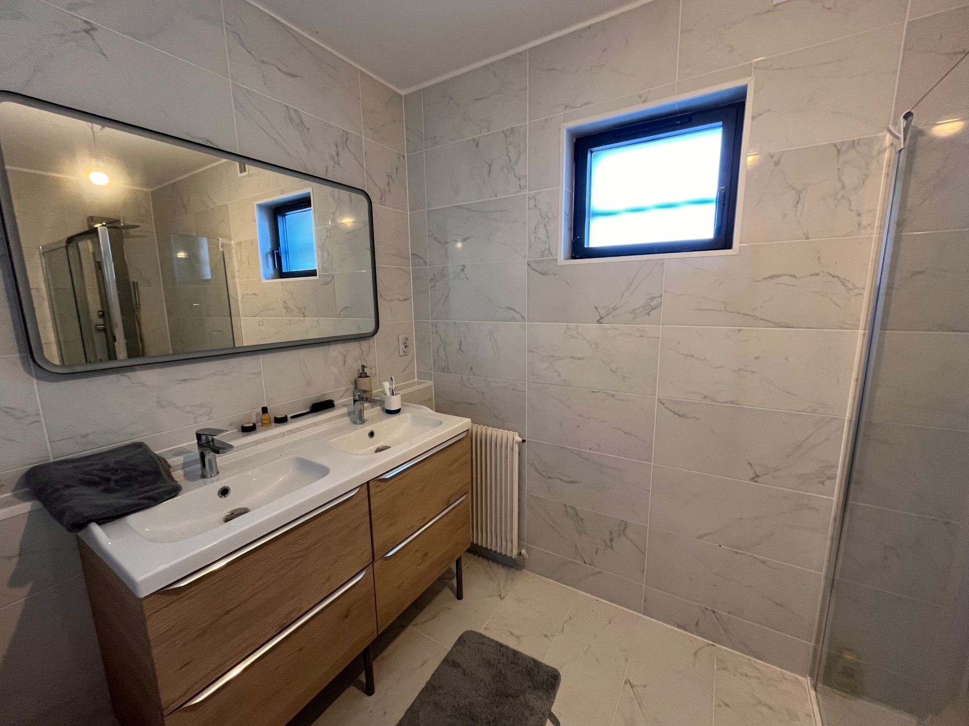 house 8 Rooms for sale on POULLAN SUR MER (29100)