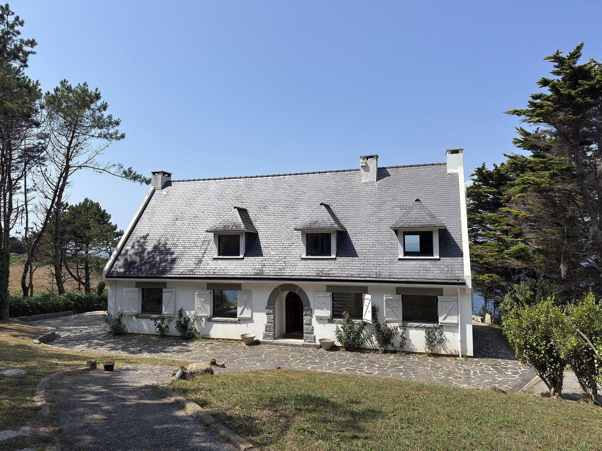 maison 8 Pièces en vente sur POULLAN SUR MER (29100)