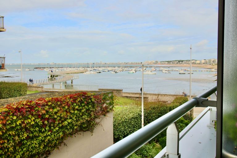 apartment 4 Rooms for sale on PORNICHET (44380)