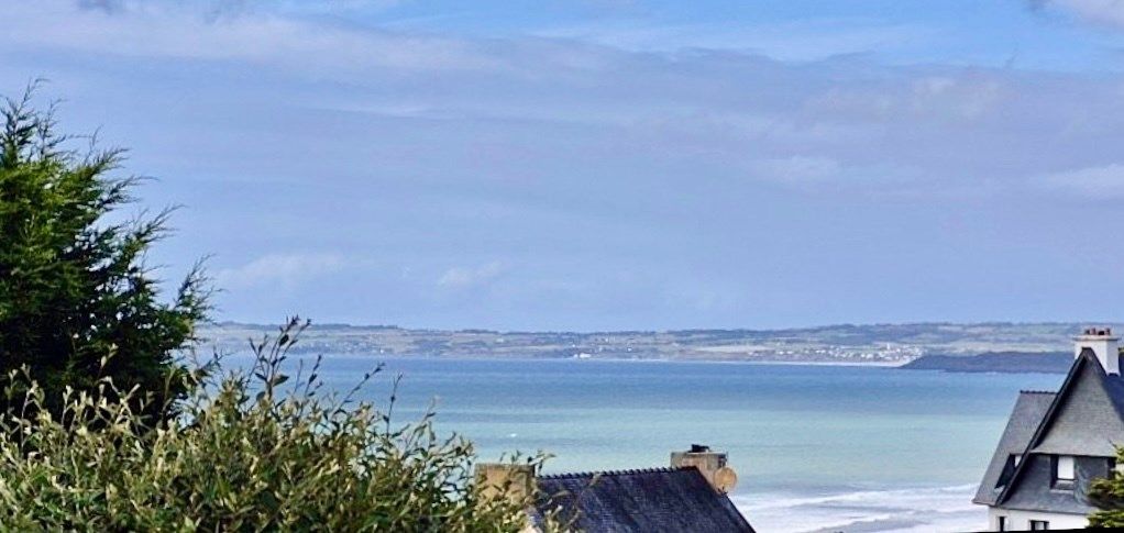 house 7 Rooms for sale on KERLAZ (29100)