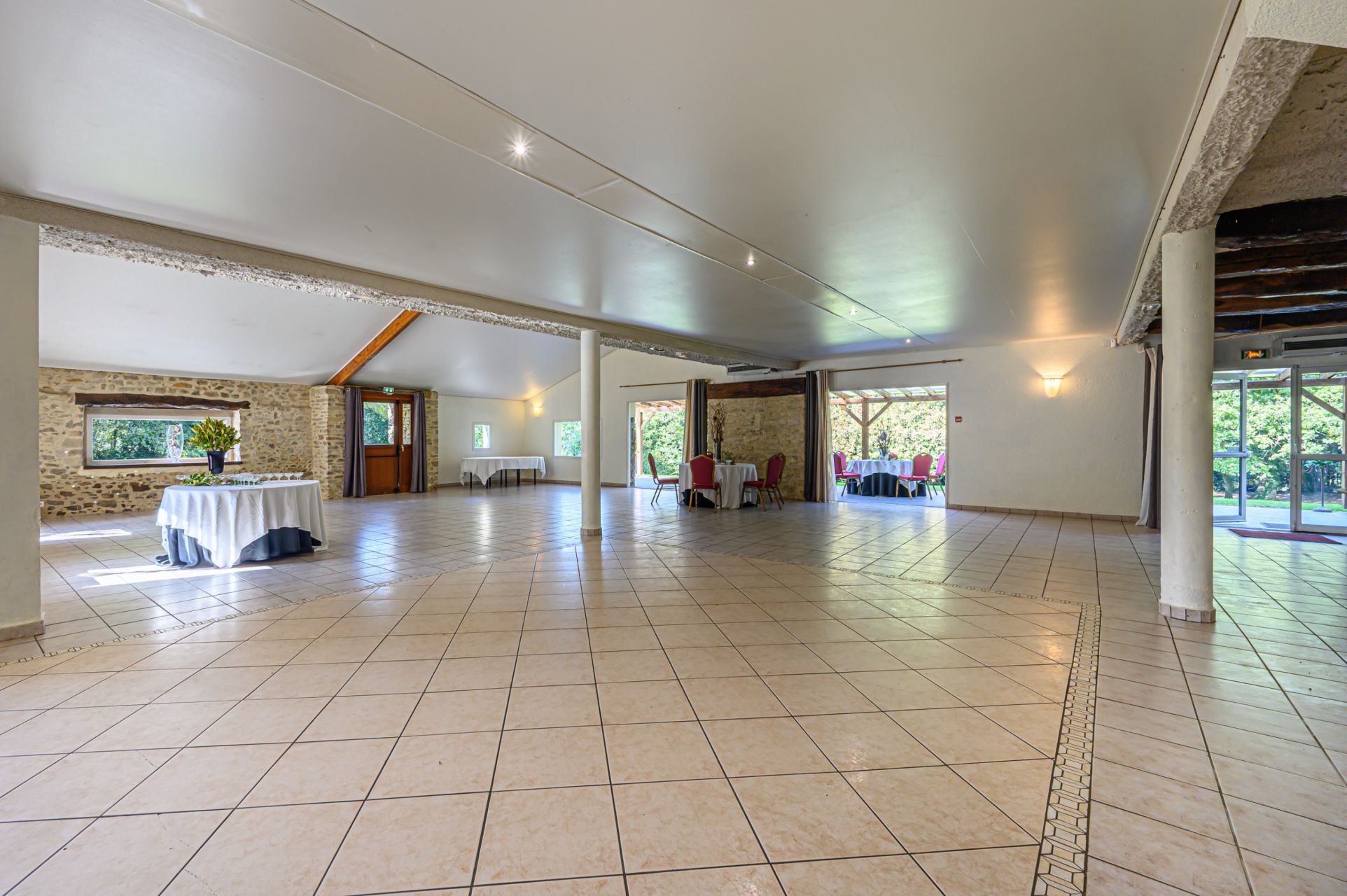 house 28 Rooms for sale on ST NOLFF (56250)