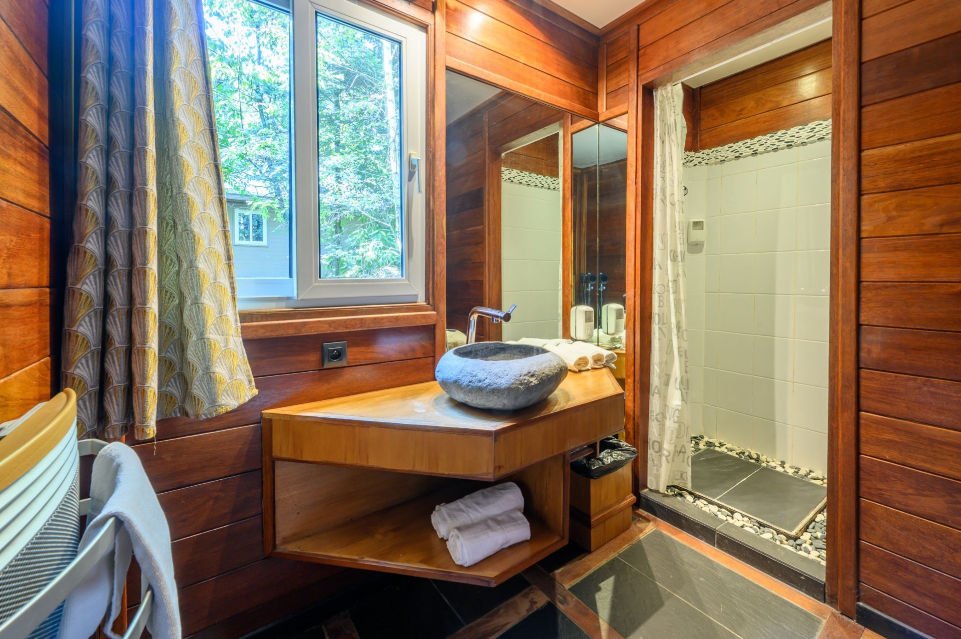 house 28 Rooms for sale on ST NOLFF (56250)