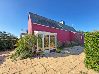 maison 8 Pièces en vente sur TREOGAT (29720)