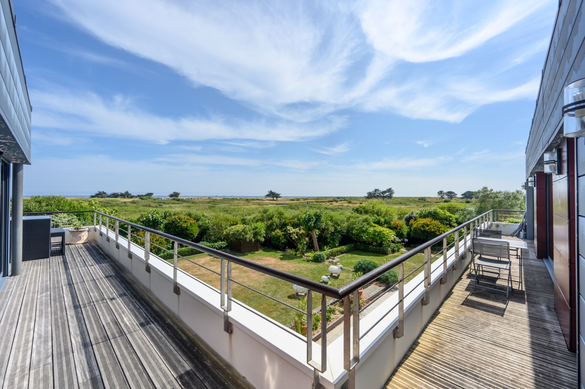 house 10 Rooms for sale on PENMARCH (29760)
