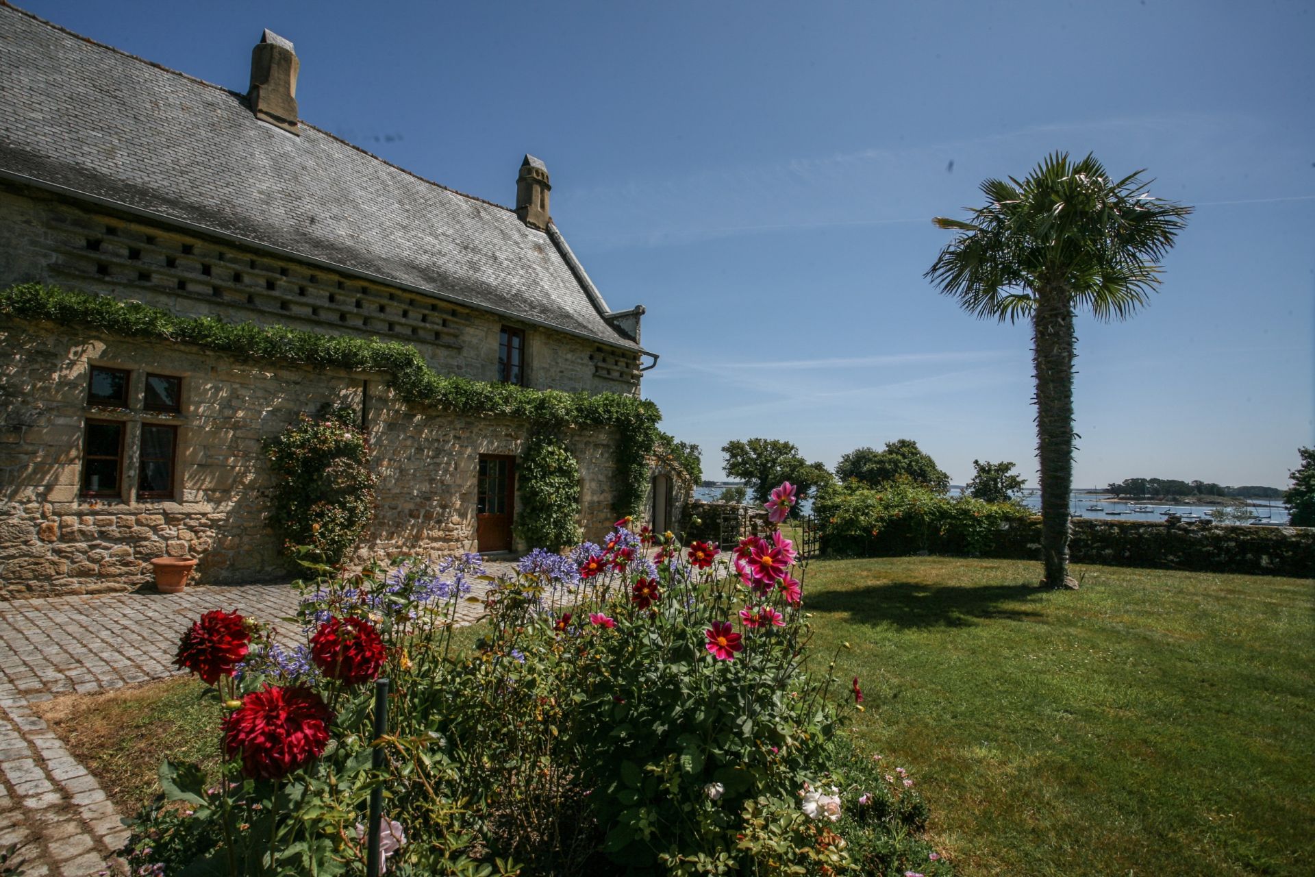 manor house 23 Rooms for seasonal rent on ARRADON (56610)