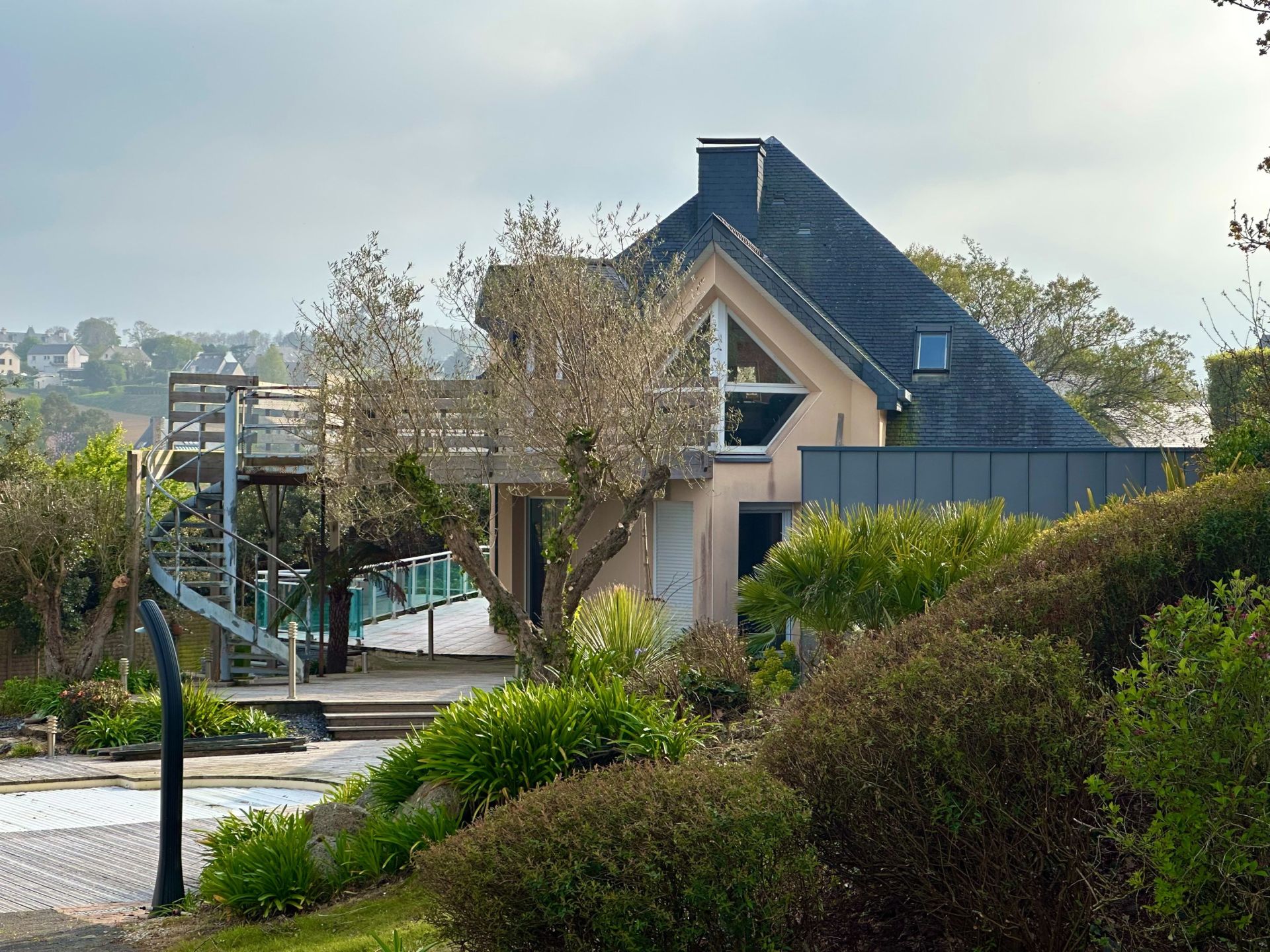 villa 5 Rooms for sale on LOGUIVY DE LA MER (22620)