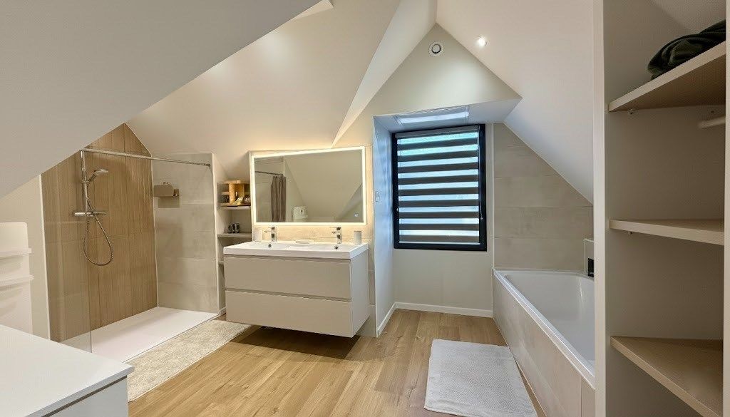 house 4 Rooms for sale on VANNES (56000)