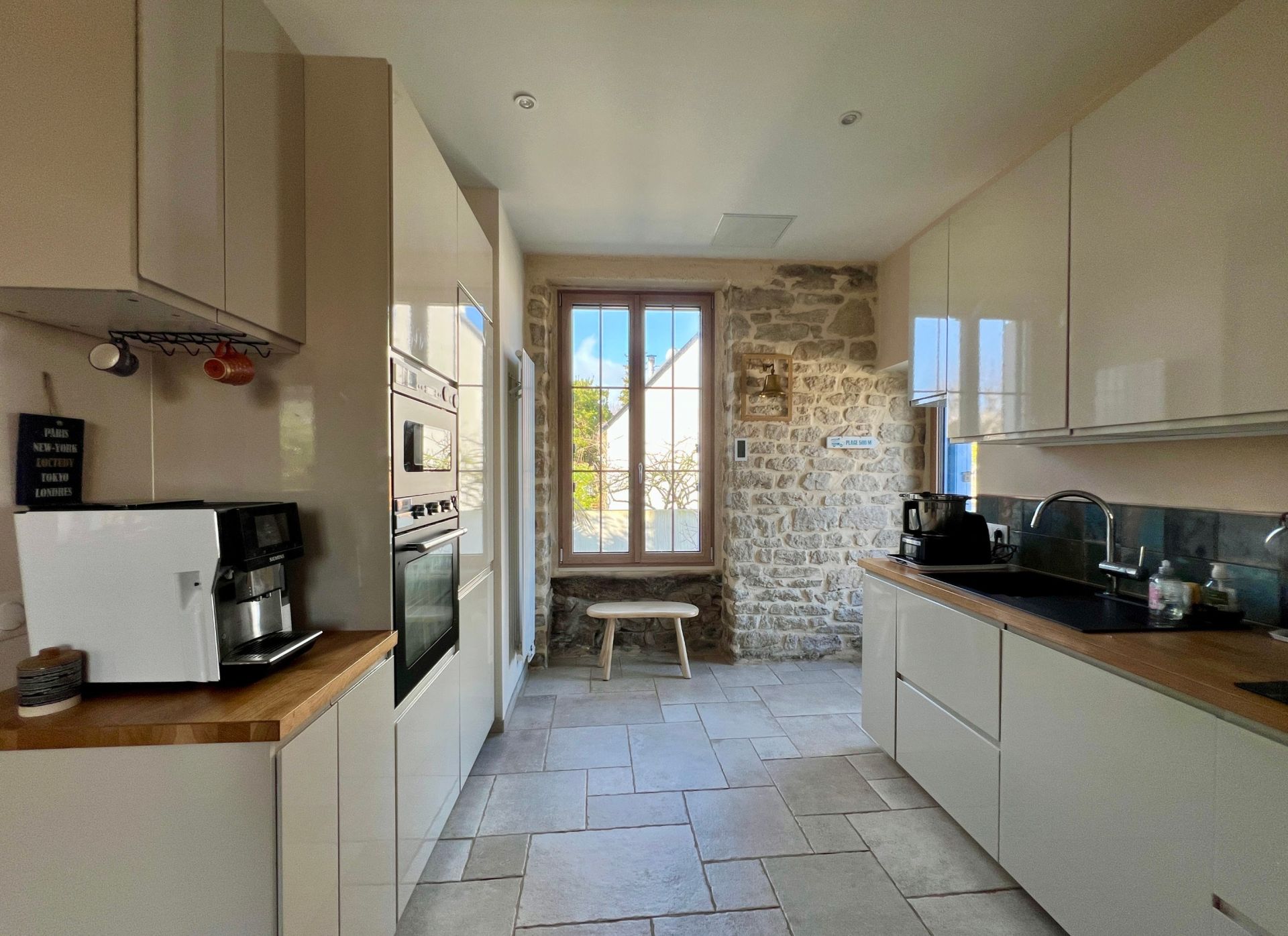 house 7 Rooms for sale on LOCTUDY (29750)