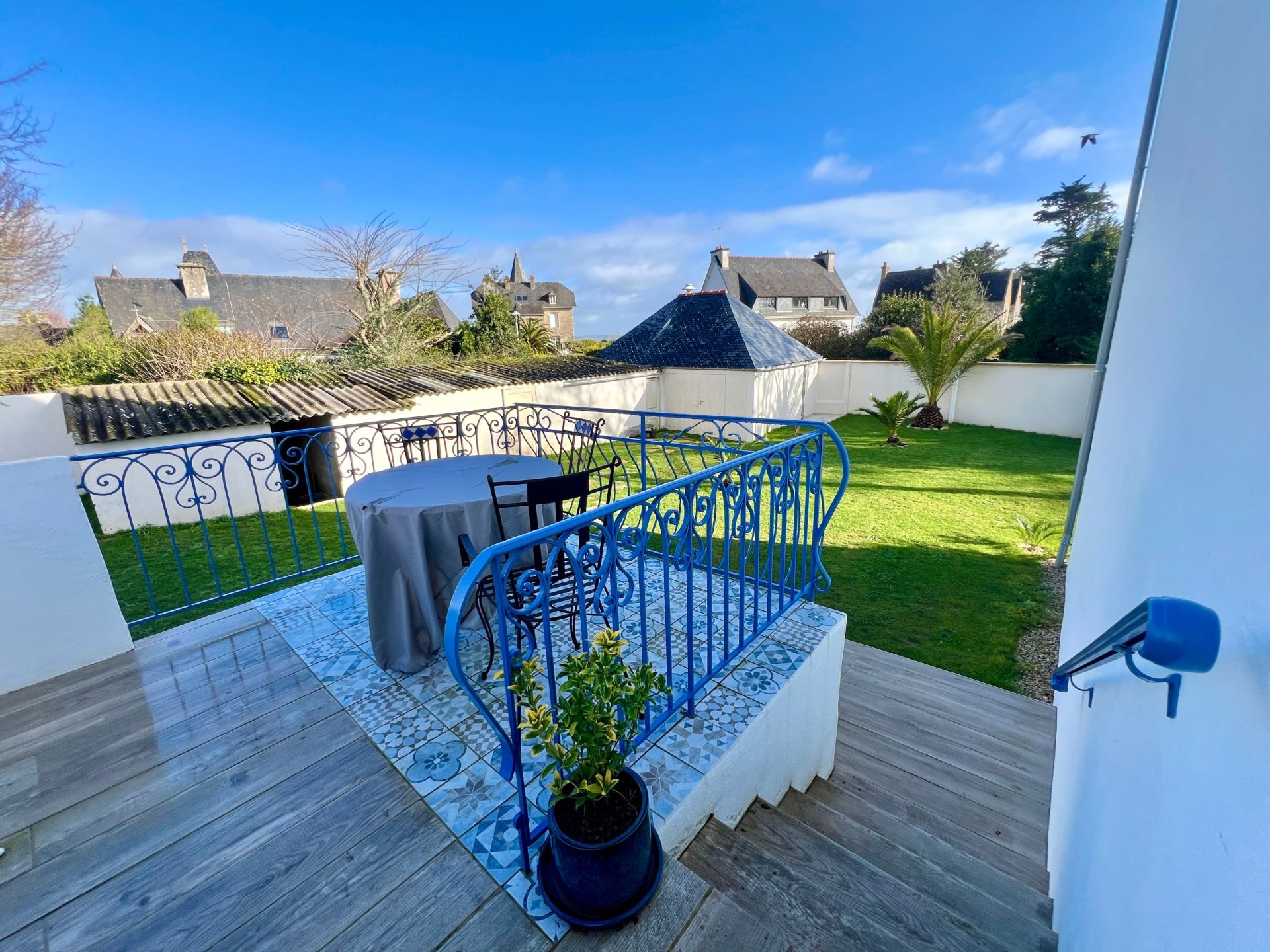 house 7 Rooms for sale on LOCTUDY (29750)