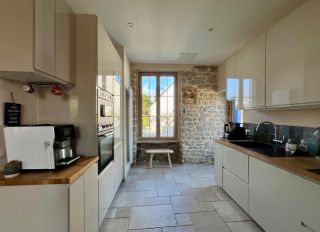 house 7 Rooms for sale on LOCTUDY (29750)