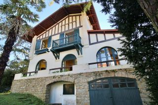 house 6 Rooms for sale on LA BAULE (44500)