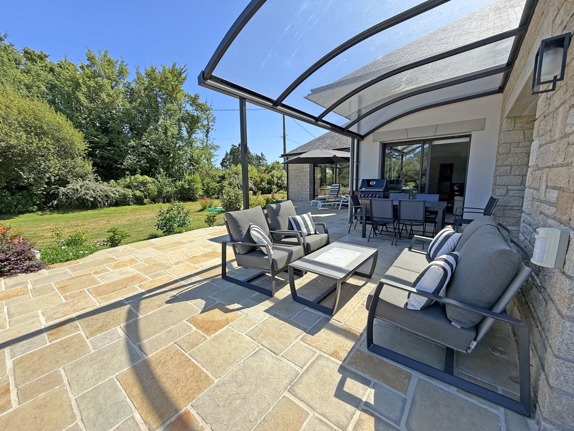 house 7 Rooms for sale on NEVEZ (29920)