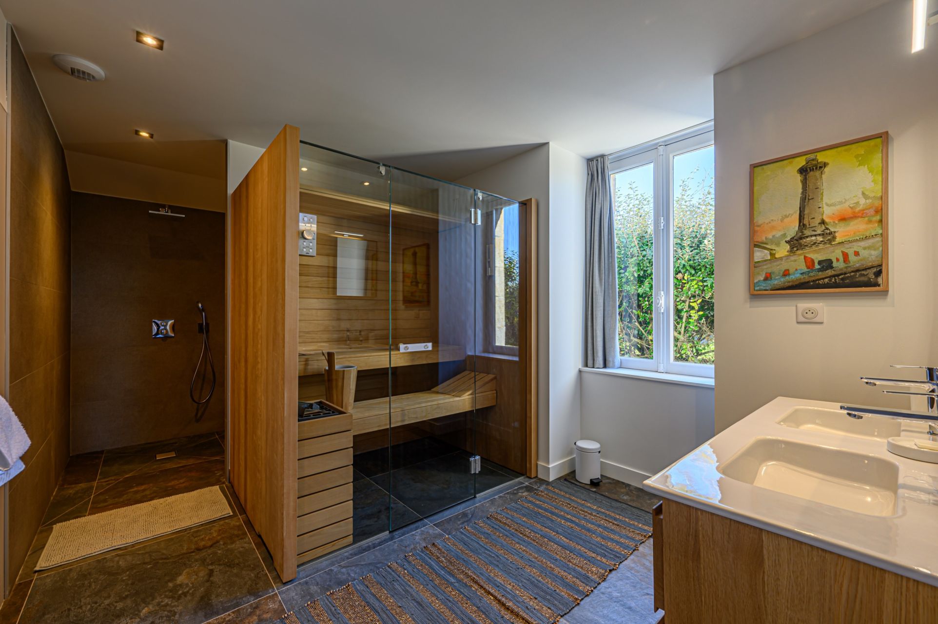 house 6 Rooms for seasonal rent on PENMARCH (29760)