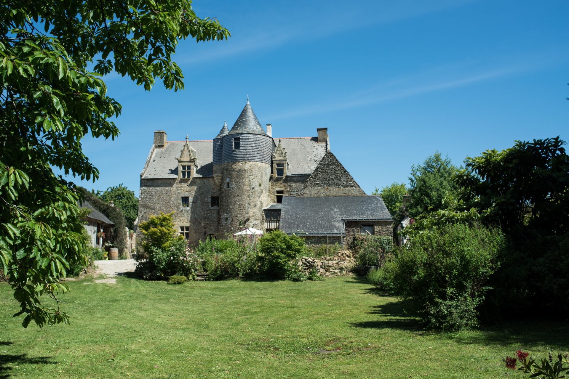 manor house 9 Rooms for sale on ARZAL (56190)