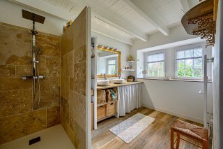 house 8 Rooms for sale on MISSILLAC (44780)