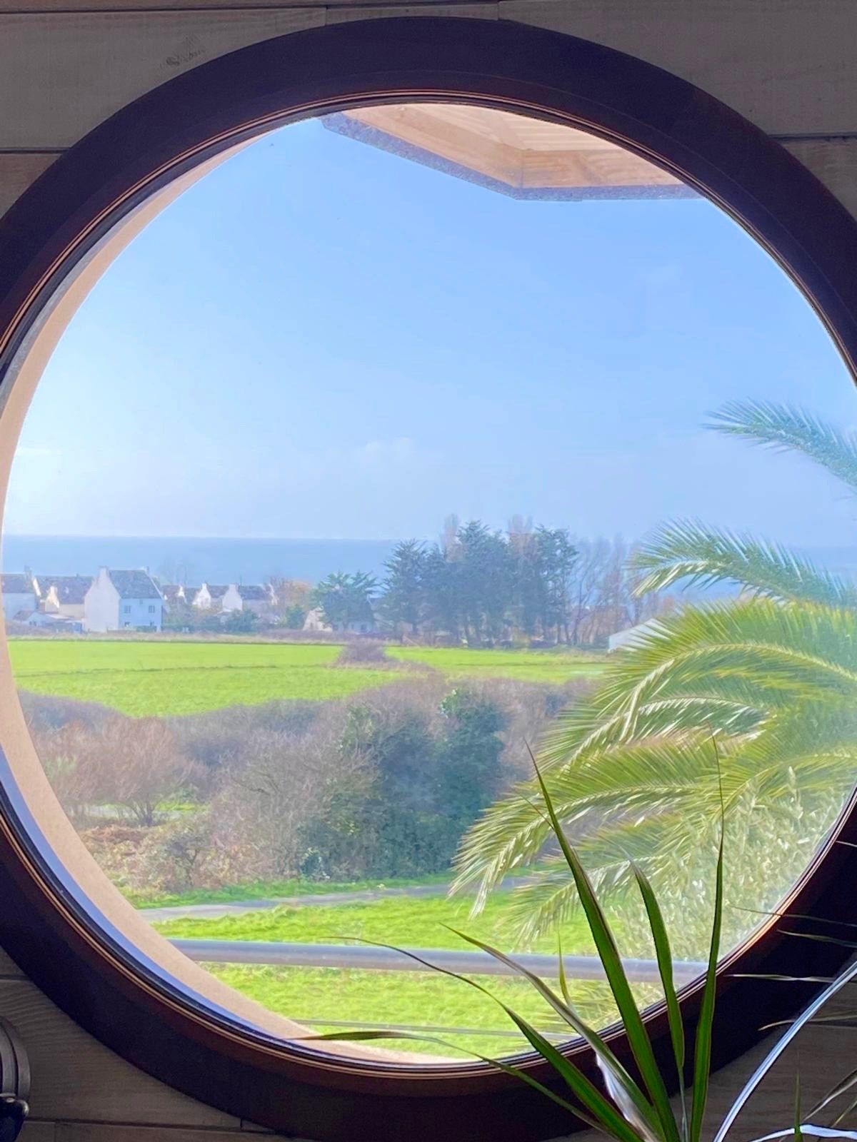 house 7 Rooms for sale on PLOUHINEC (29780)