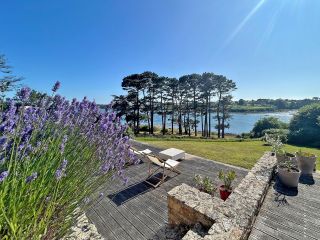 house 10 Rooms for sale on LANNILIS (29870)