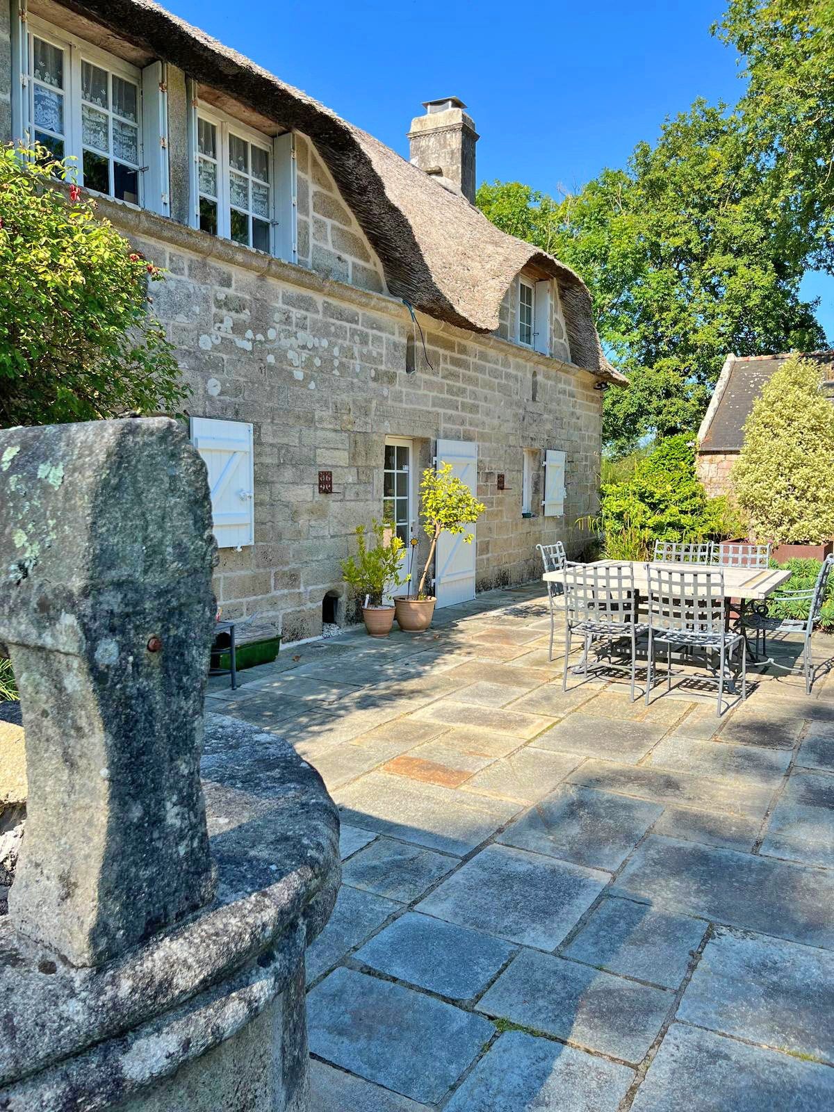 house 7 Rooms for sale on QUIMPER (29000)
