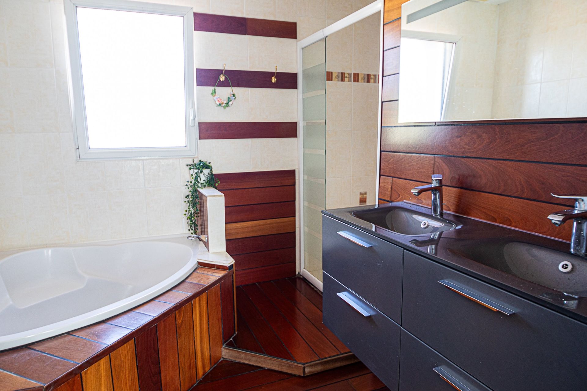 house 9 Rooms for sale on PLOURHAN (22410)