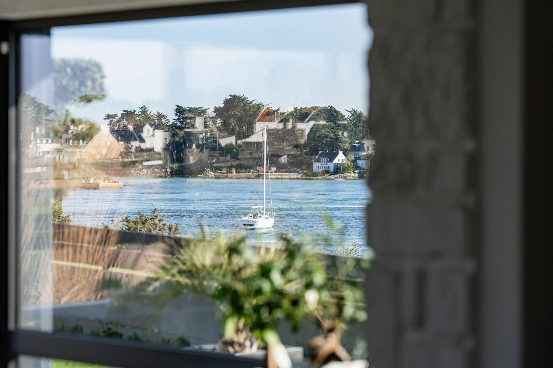 house 7 Rooms for sale on PLOUHINEC (56680)