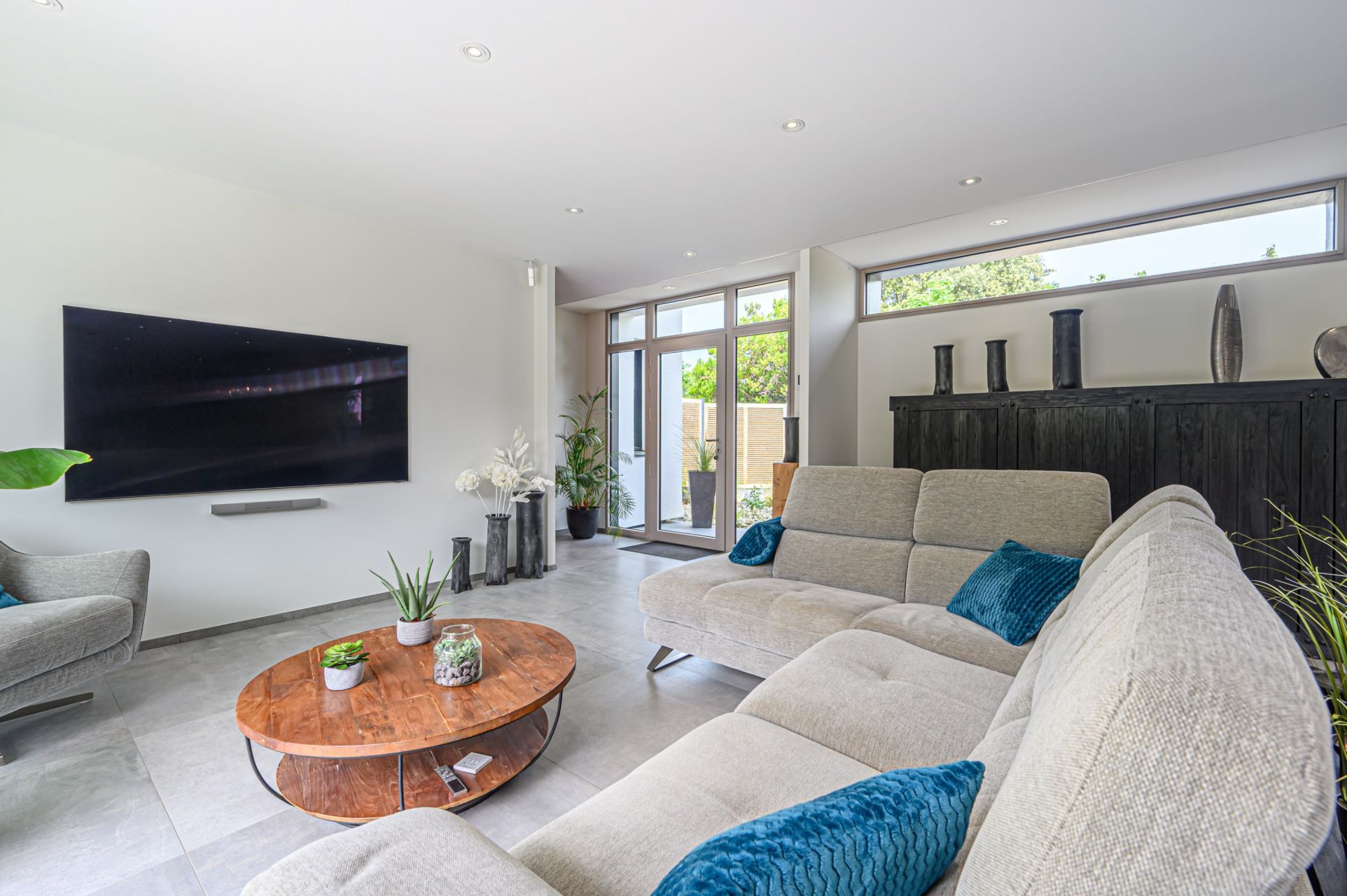 villa 8 Rooms for seasonal rent on ST MARC SUR MER (44600)