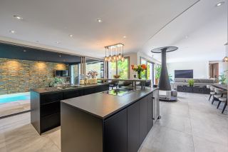 villa 8 Rooms for seasonal rent on ST MARC SUR MER (44600)