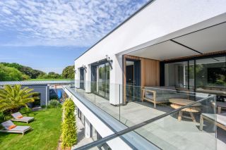 villa 8 Rooms for seasonal rent on ST MARC SUR MER (44600)