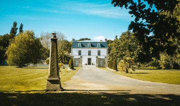 house 17 Rooms for sale on PLOMEUR (29120)