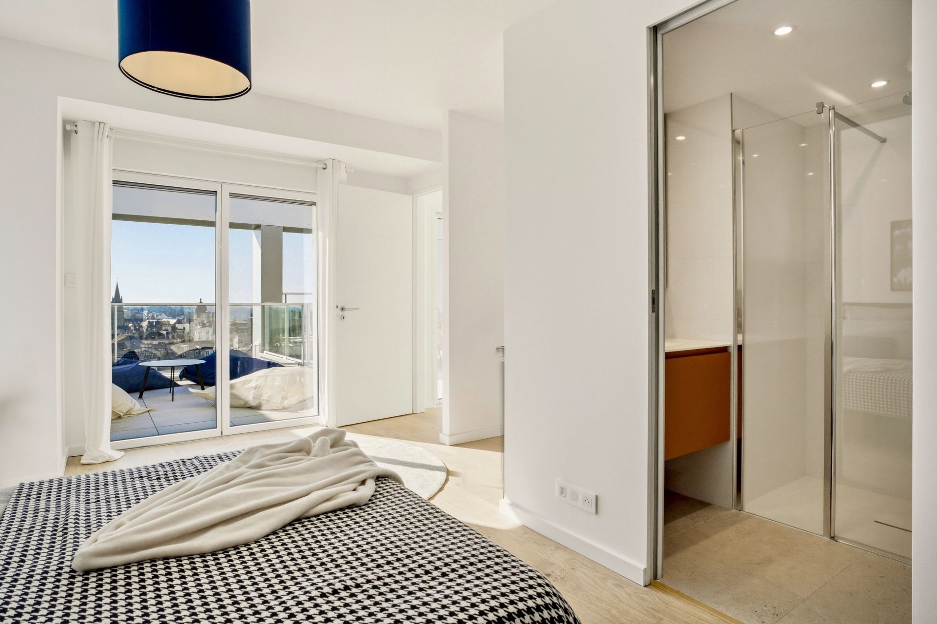 apartment 6 Rooms for sale on VANNES (56000)