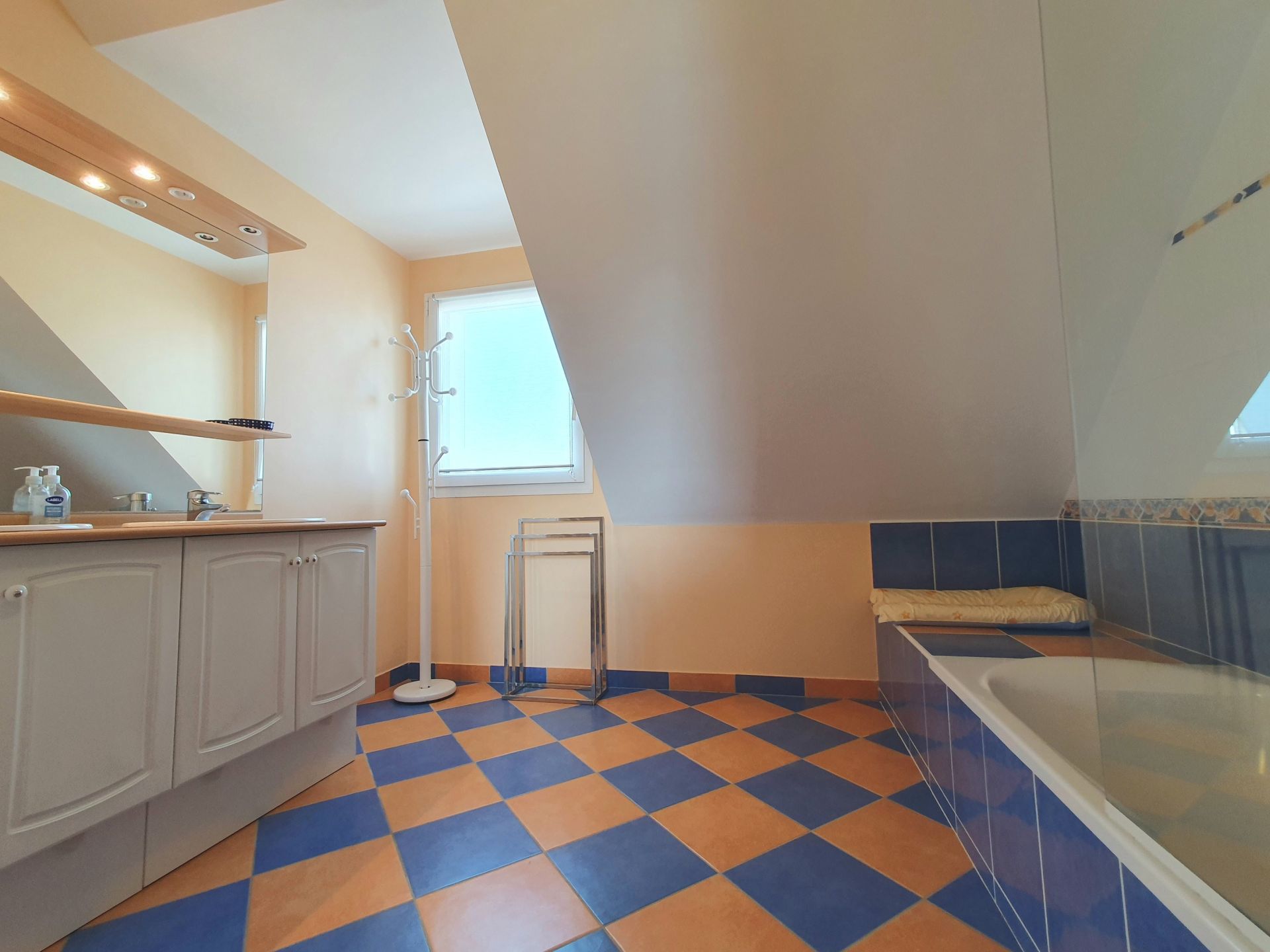 house 6 Rooms for sale on ARZON (56640)