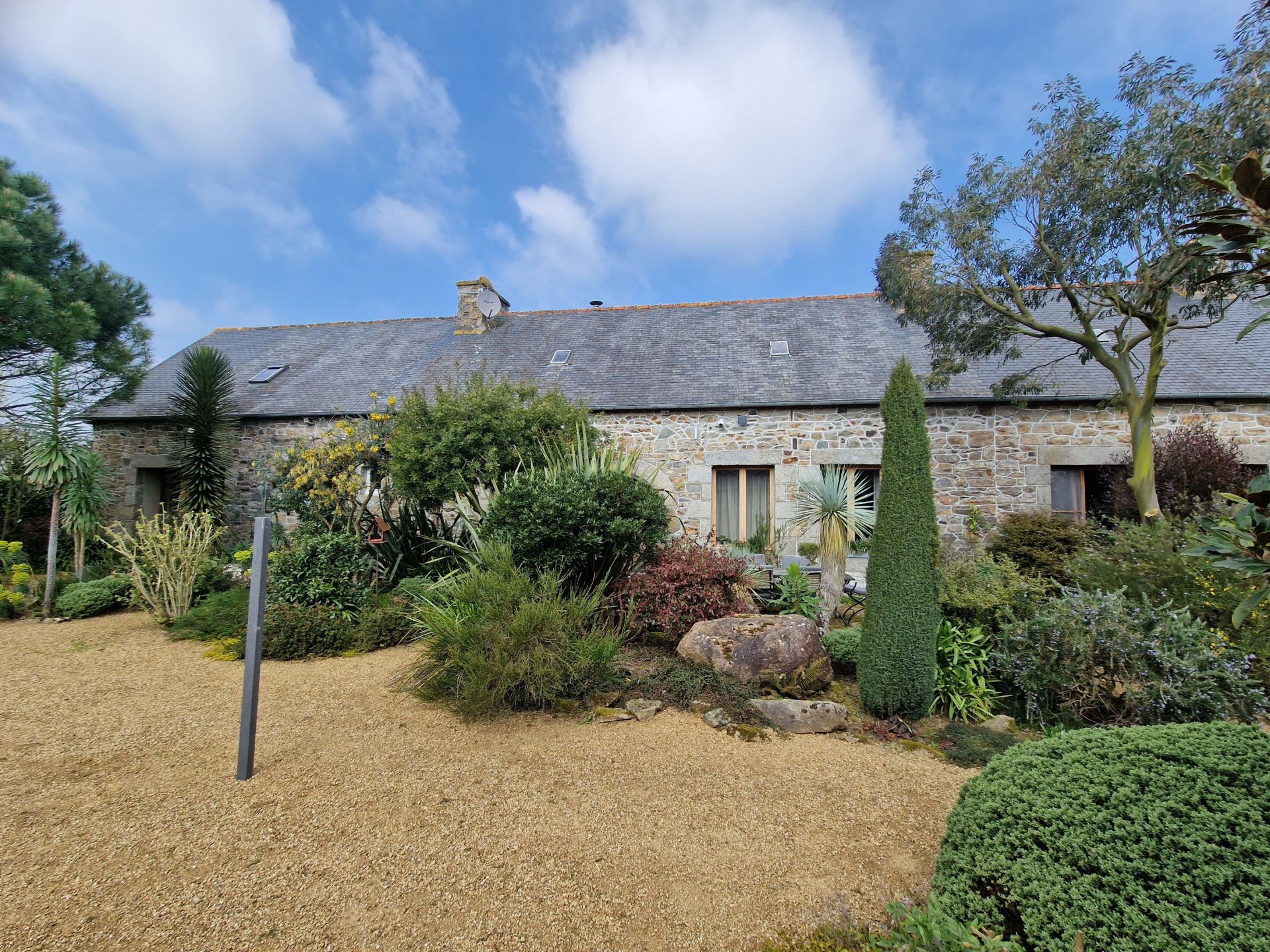 property 8 Rooms for sale on PLOUEC DU TRIEUX (22260)
