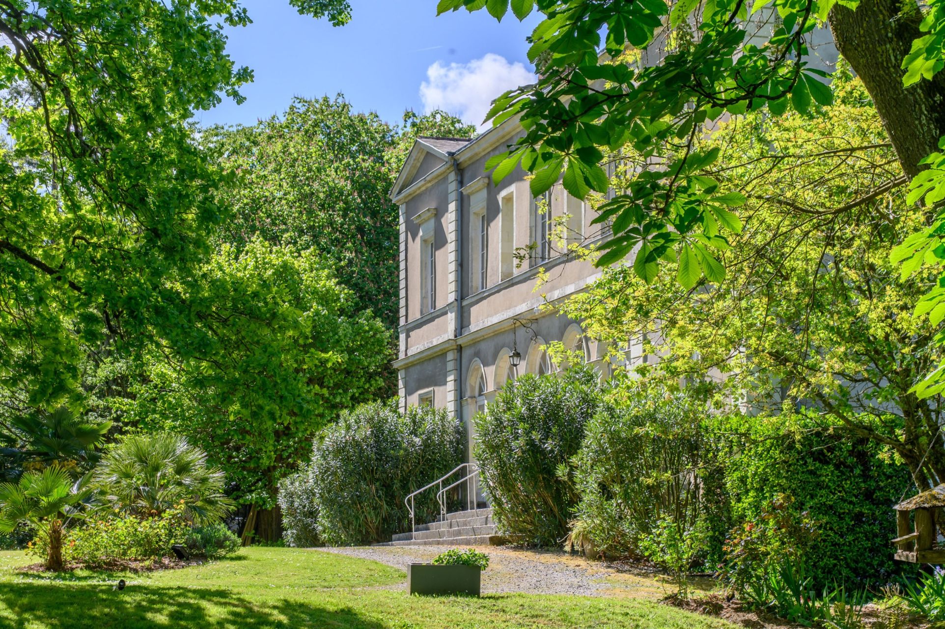 property 18 Rooms for sale on ST VIAUD (44320)