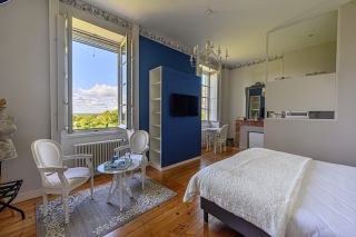 property 18 Rooms for sale on ST VIAUD (44320)