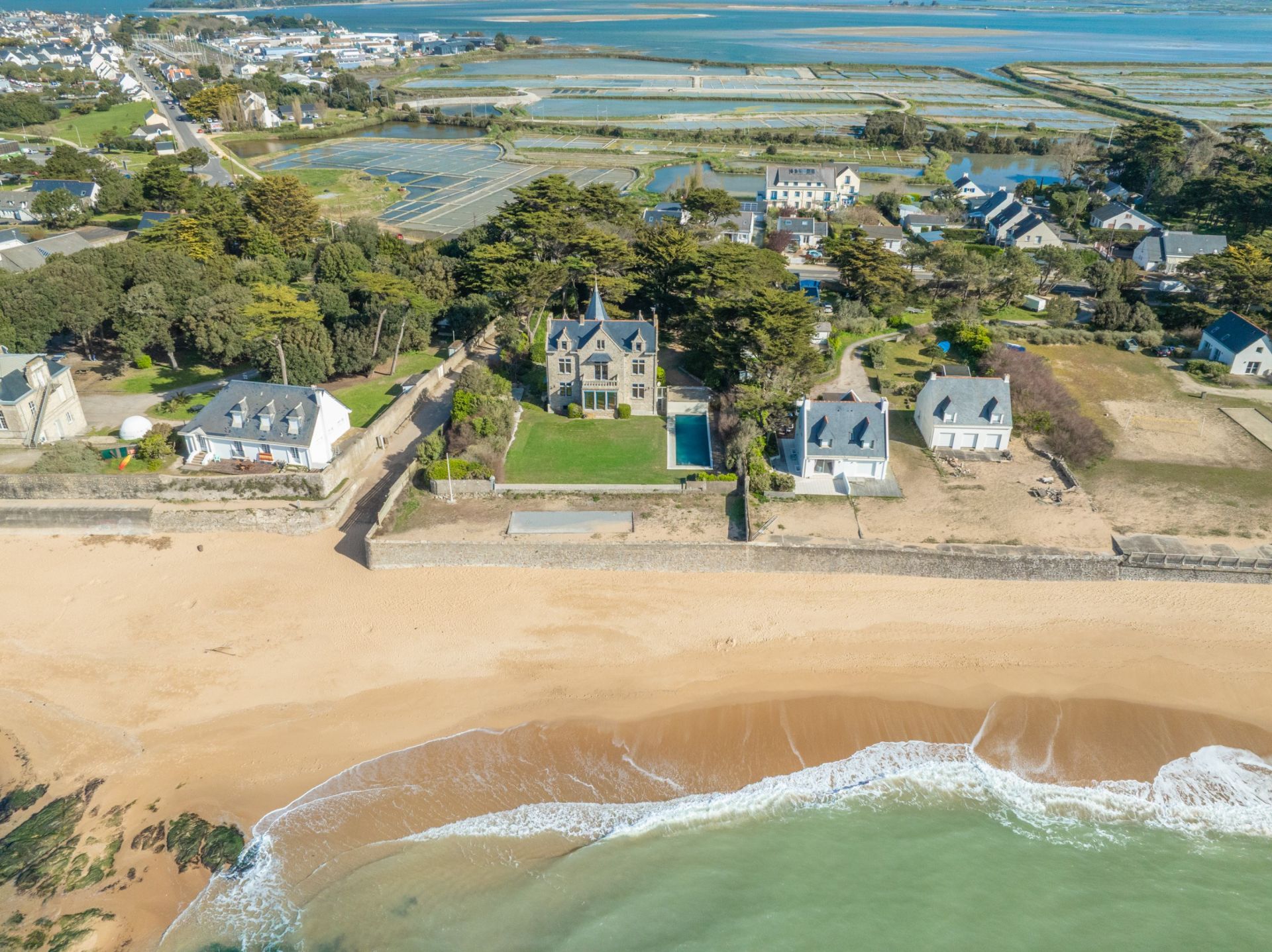 propriété 9 Pièces en vente sur BATZ SUR MER (44740)