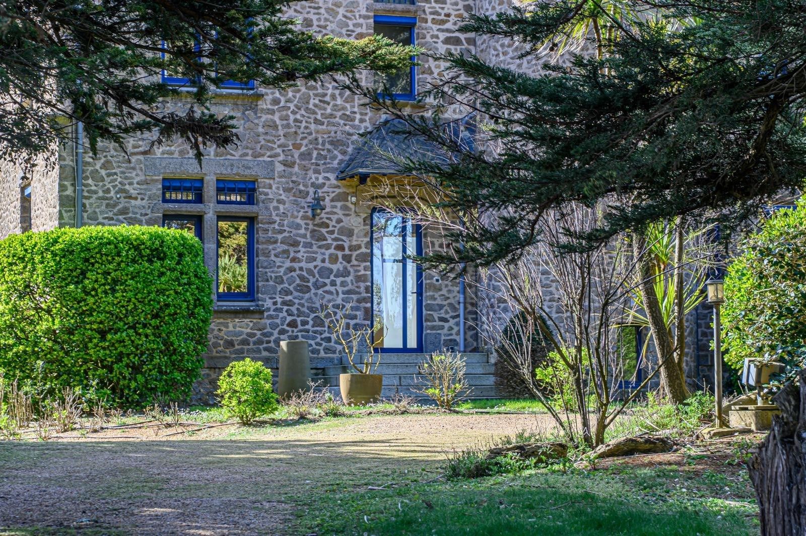 manoir 9 Pièces en vente sur BATZ SUR MER (44740)
