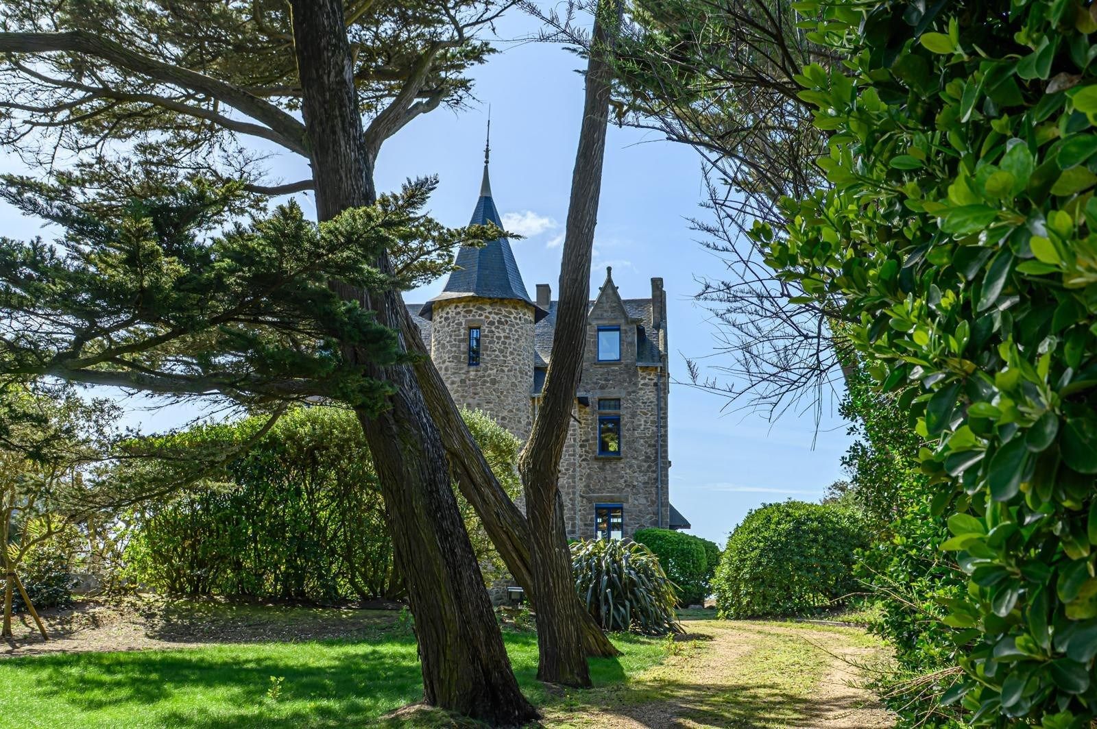 manoir 9 Pièces en vente sur BATZ SUR MER (44740)
