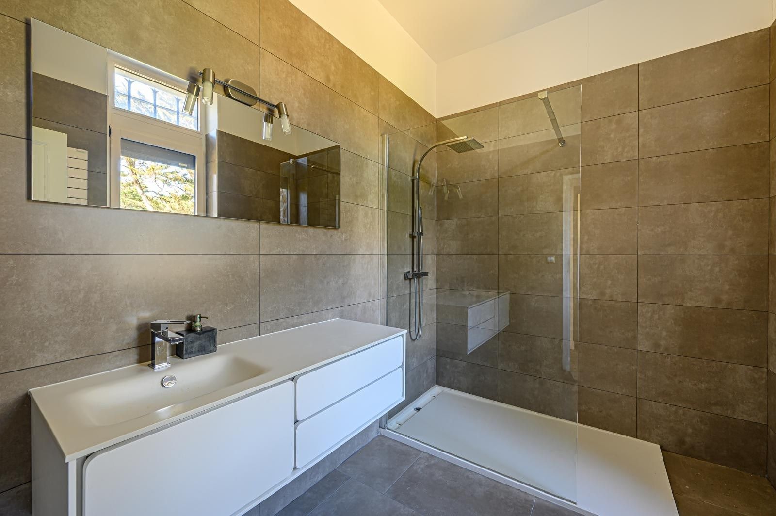 manoir 9 Pièces en vente sur BATZ SUR MER (44740)