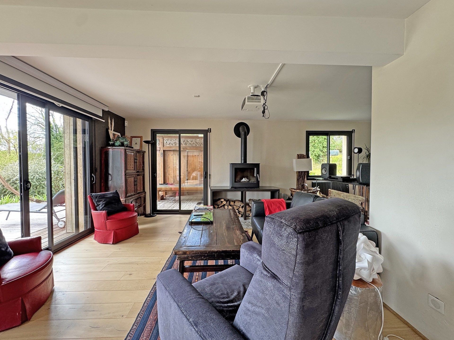 maison 8 Pièces en vente sur LOGONNA DAOULAS (29460)