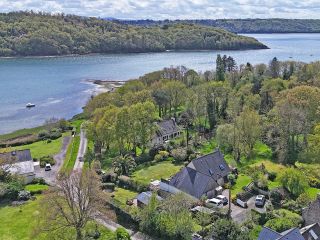 maison 8 Pièces en vente sur LOGONNA DAOULAS (29460)