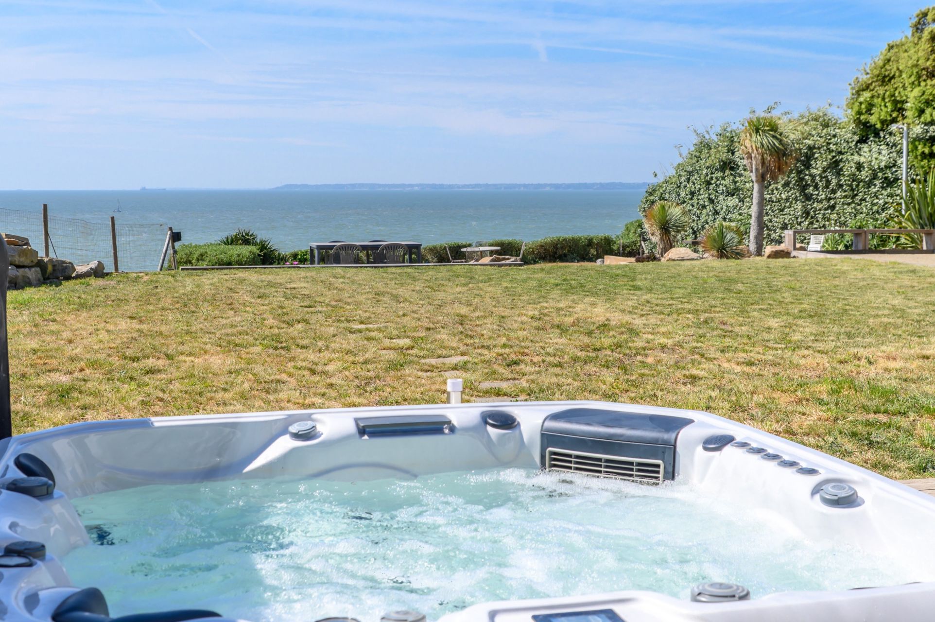 villa 8 Rooms for sale on PORNIC (44210)