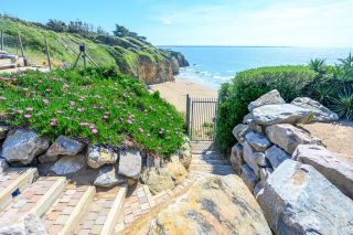 villa 8 Rooms for sale on PORNIC (44210)