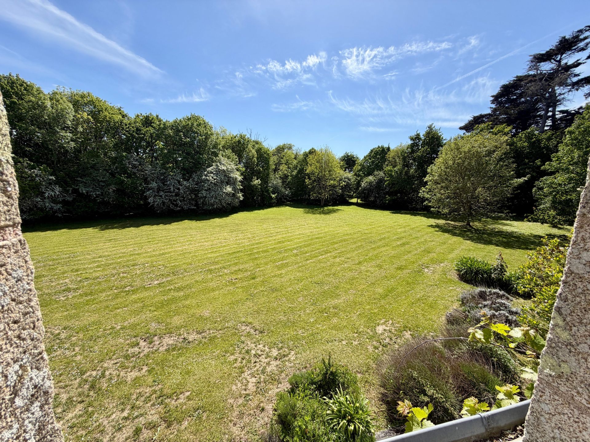 propriété 12 Pièces en vente sur LOCTUDY (29750)