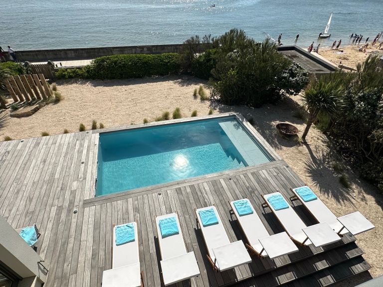 villa 9 Rooms for seasonal rent on PORNICHET (44380)