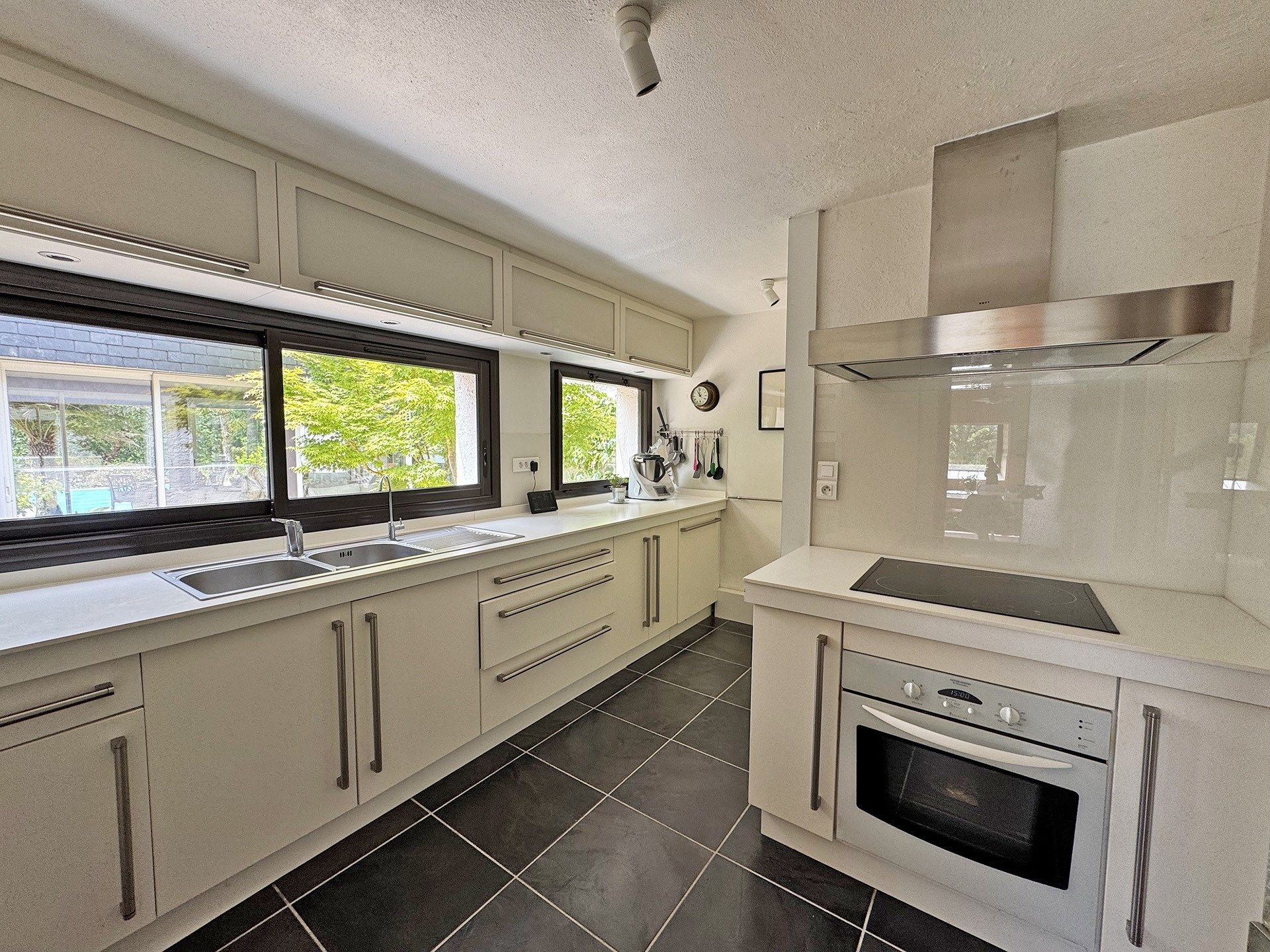 propriété 10 Pièces en vente sur PLOMELIN (29700)